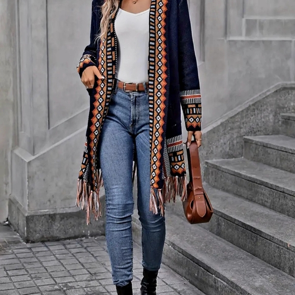 Vibrantly colored gio pattern tassel hem cardigan - Picture 3 of 7